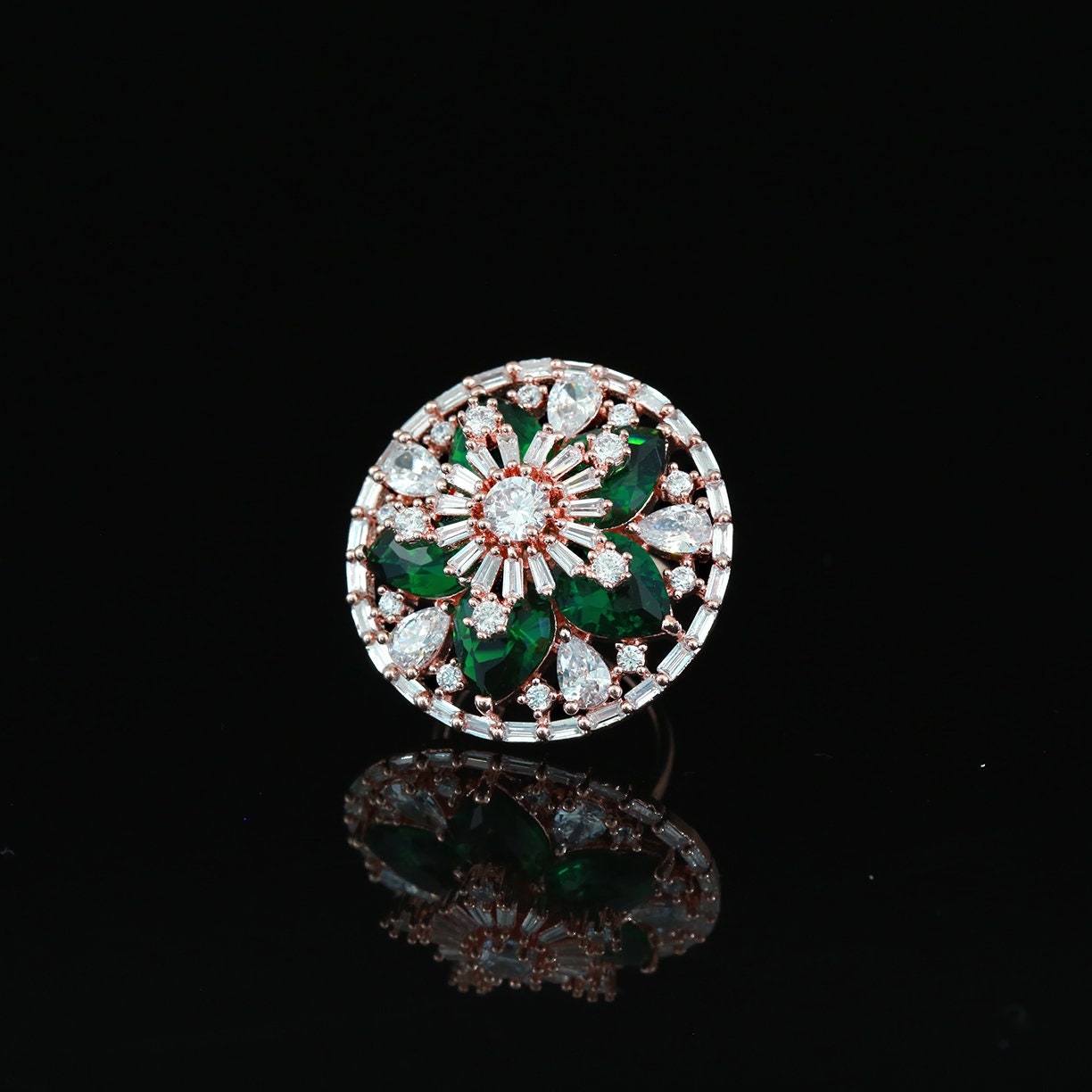 Buy Fancy Casting Emerald Peacock Design Ladies Ring Gj0134 Online |  Goutham Jewellers - JewelFlix